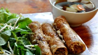 fast food vegetarian hanoi Noodle & Roll