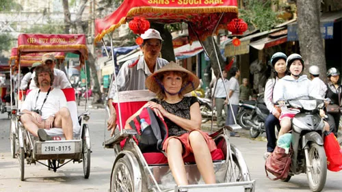 2-hour Hanoi cyclo tour excursion