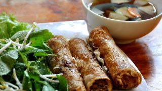vegetarian fast food restaurants in hanoi Noodle & Roll